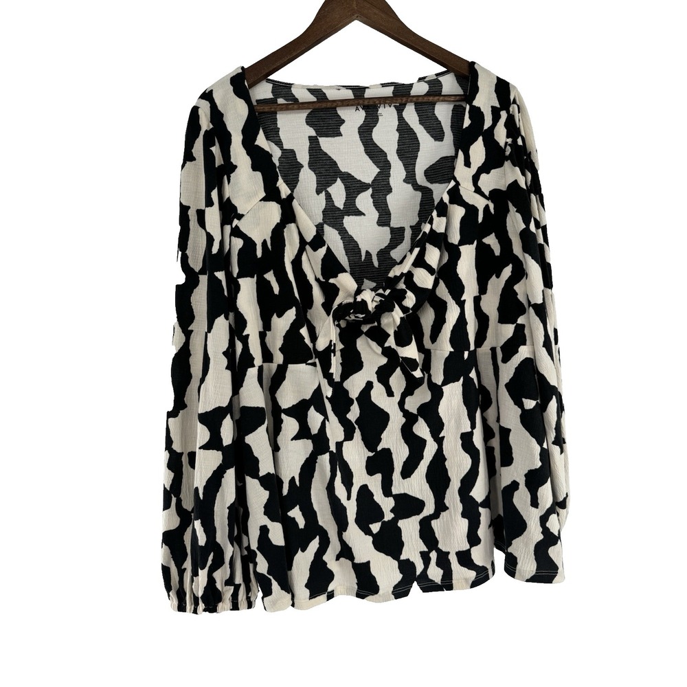 Ava & Liv Black white‎ geometric artsy babydoll tie top soft stretch plus 2X